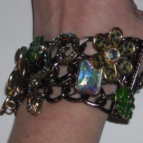 Betsey Johnson Asian Jungle Statement Bracelet -Charms consist of Asian … - Picture 3 of 11